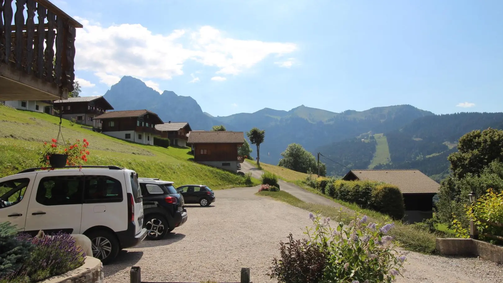 grand parking privé