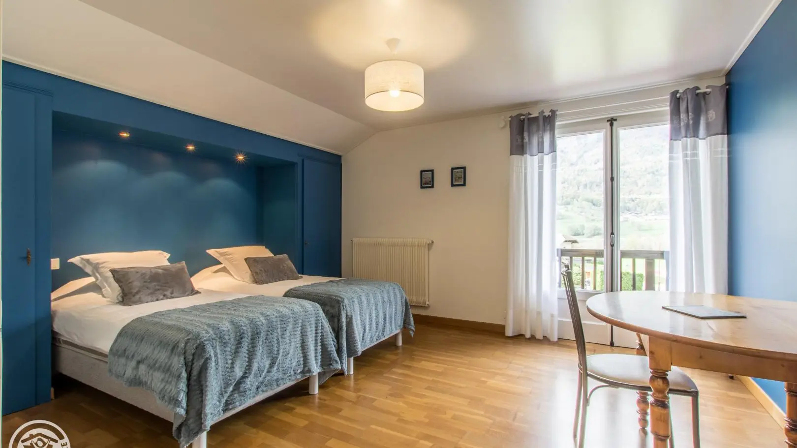 Chambre 2 lits 90x200.