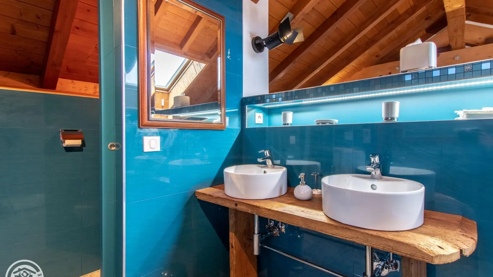 Salle d'eau privative chambre 1 avec WC séparés