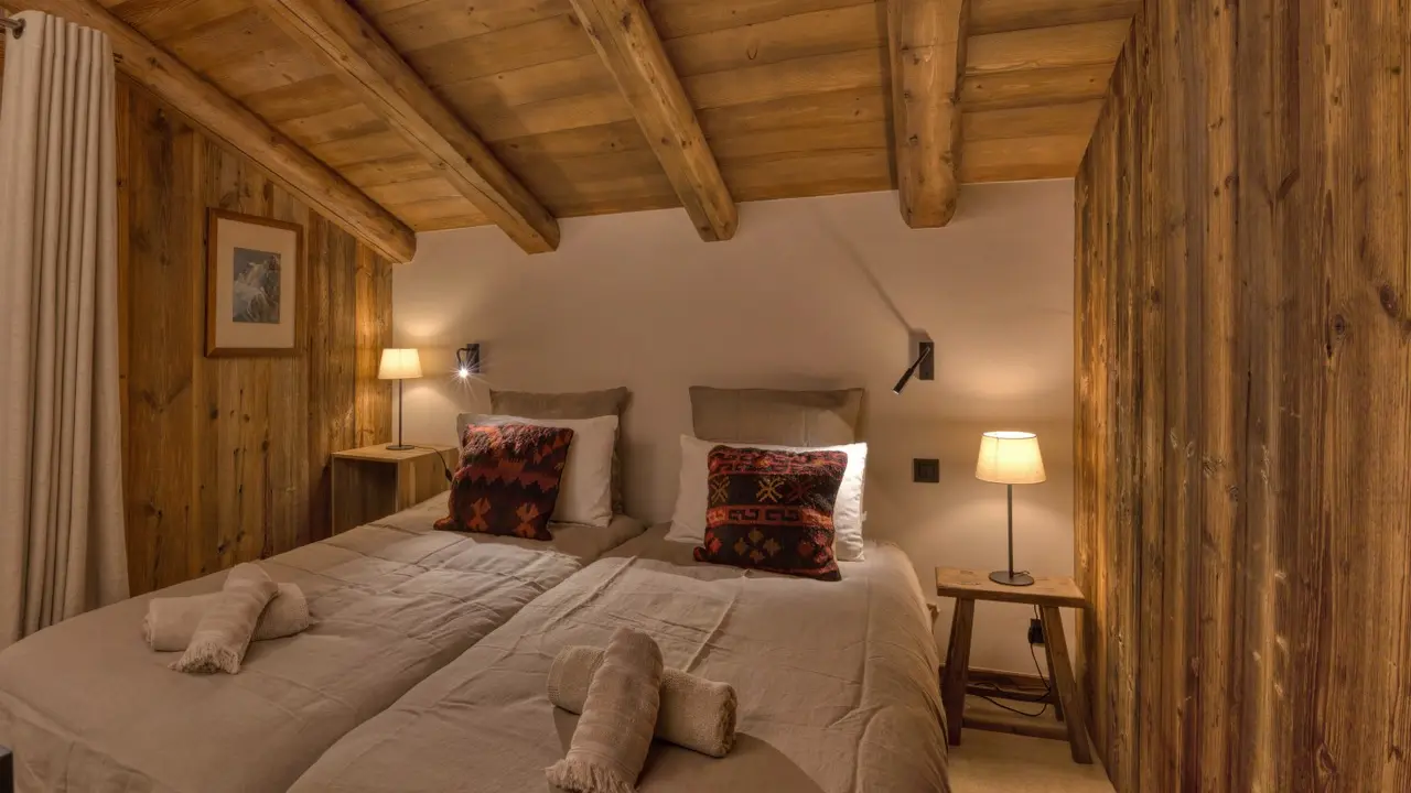 chambre dernier étage, balcon et vue sur les ravis  vue sur les  Aravis