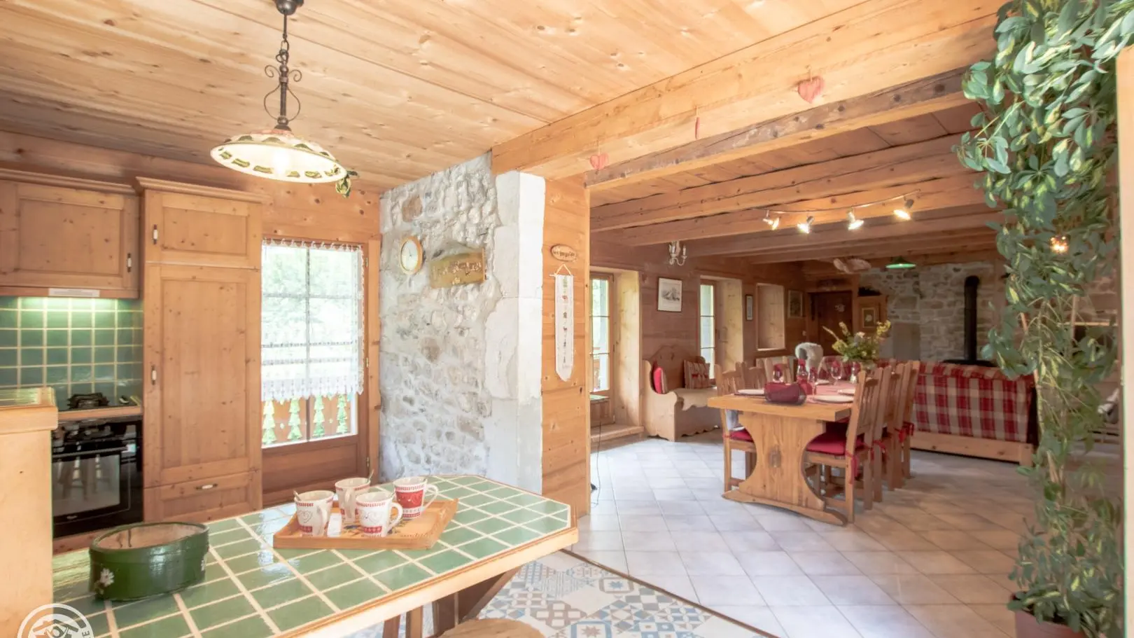 cuisine et salle de séjour