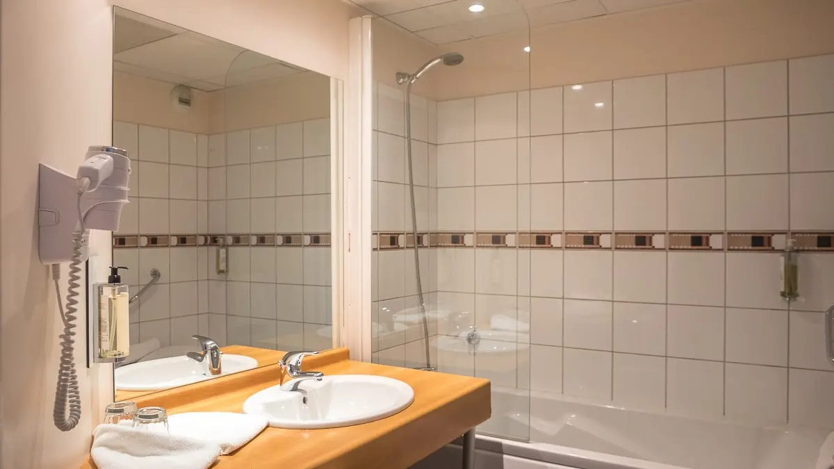 Salle de bain chambre confort