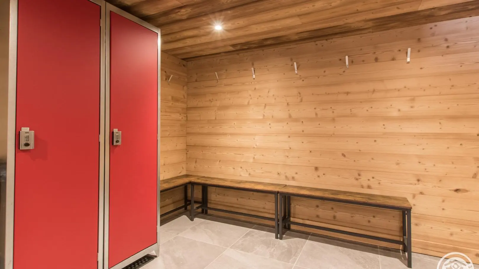 Vestiaire avec casiers ski/chauffant
