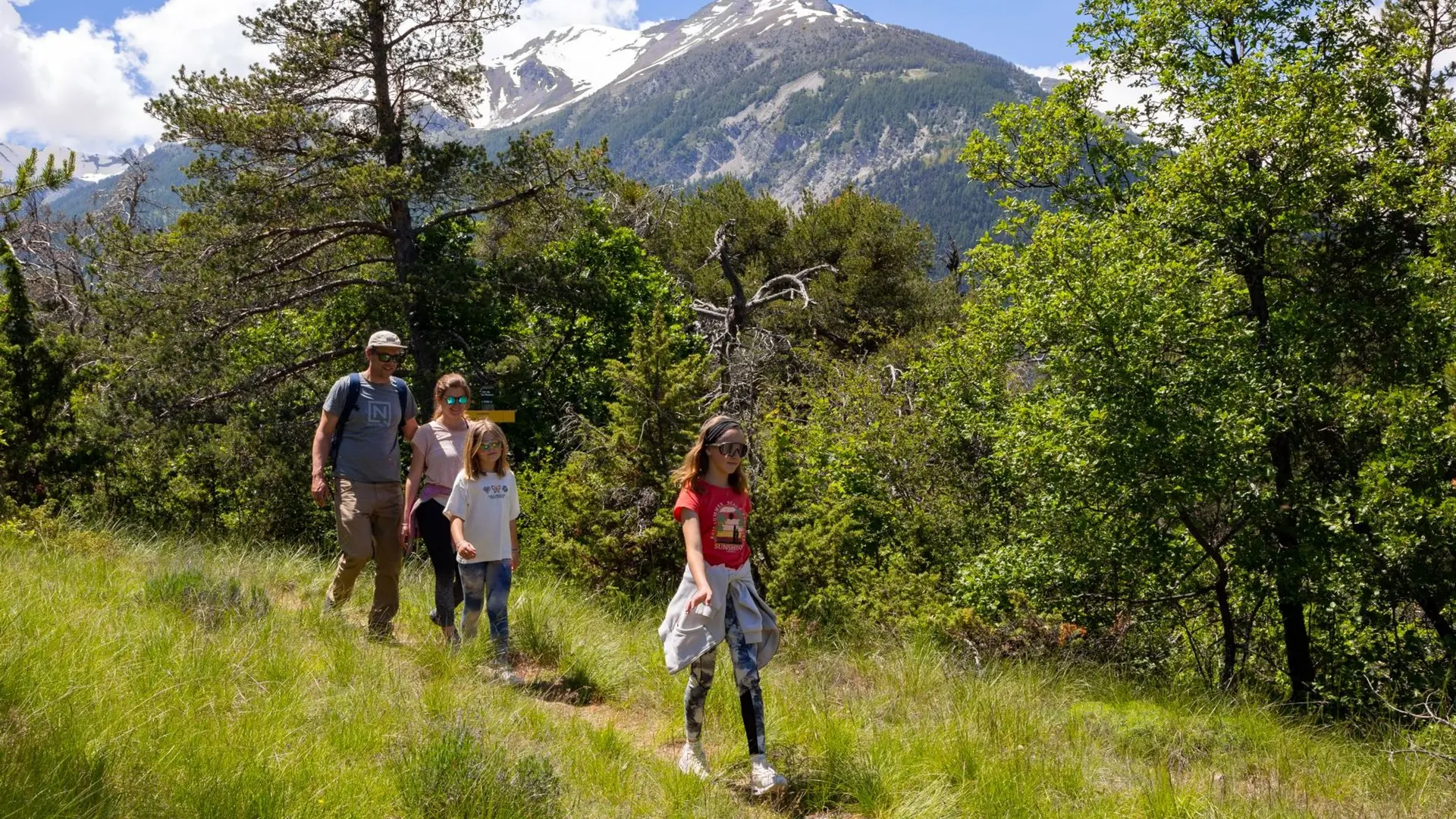 Descente du belvédère de Roche Rousse