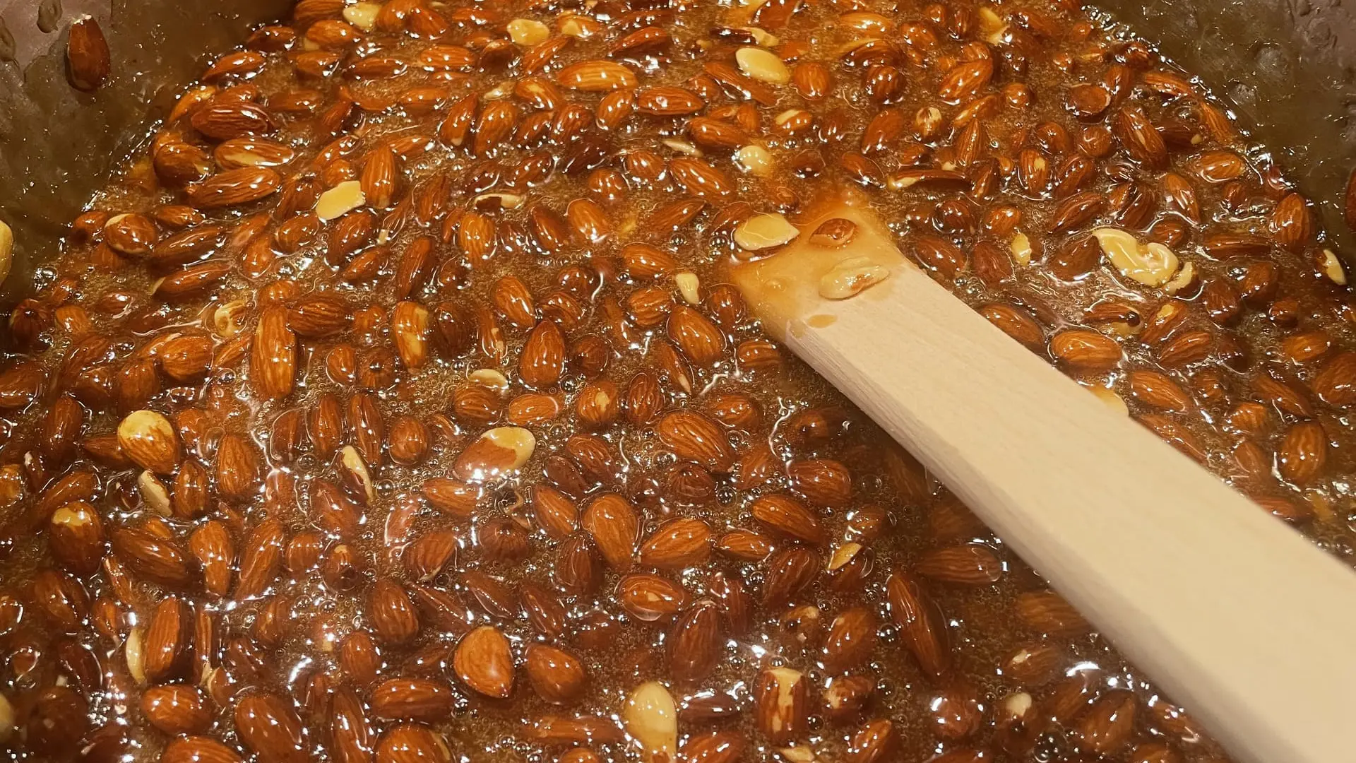 Preparing the nougat