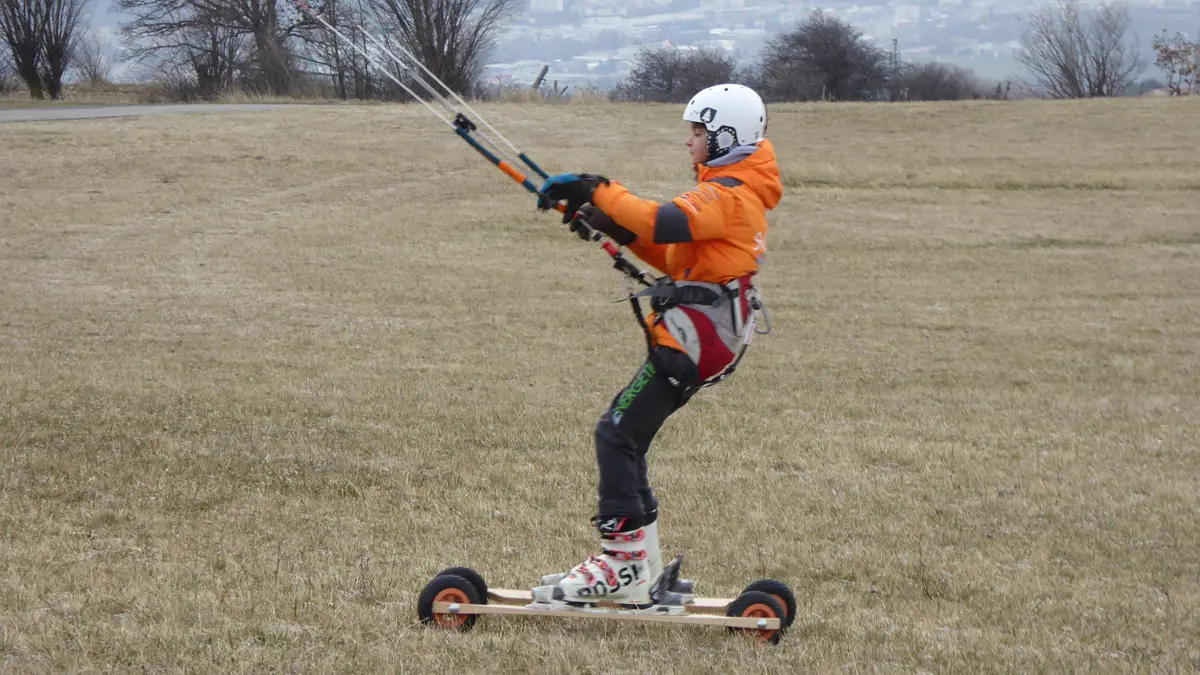 Green kite avec Ecole Snowkite Champsaur