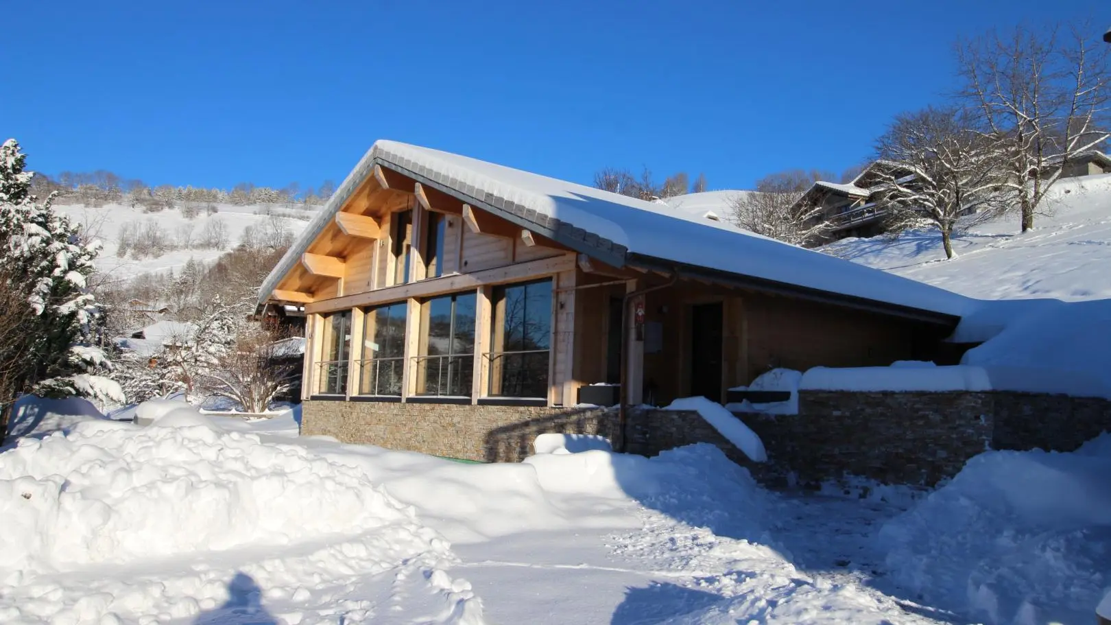 vue chalet piscine ouvert toute l'année; eau chauffée 29,5°C