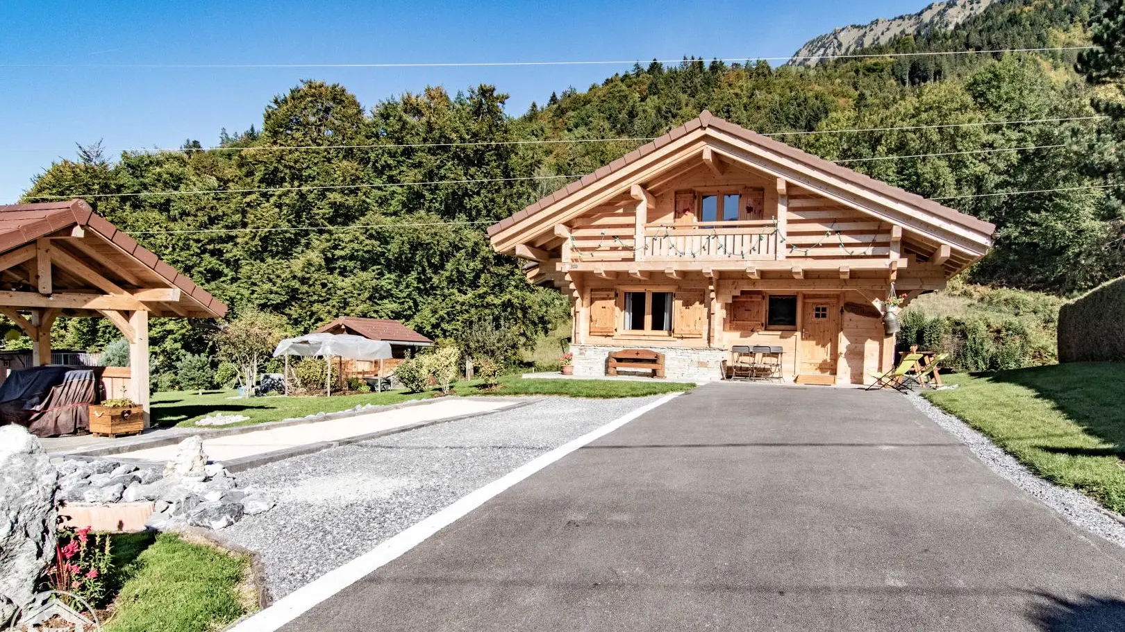 Le gîte et emplacements de stationnement