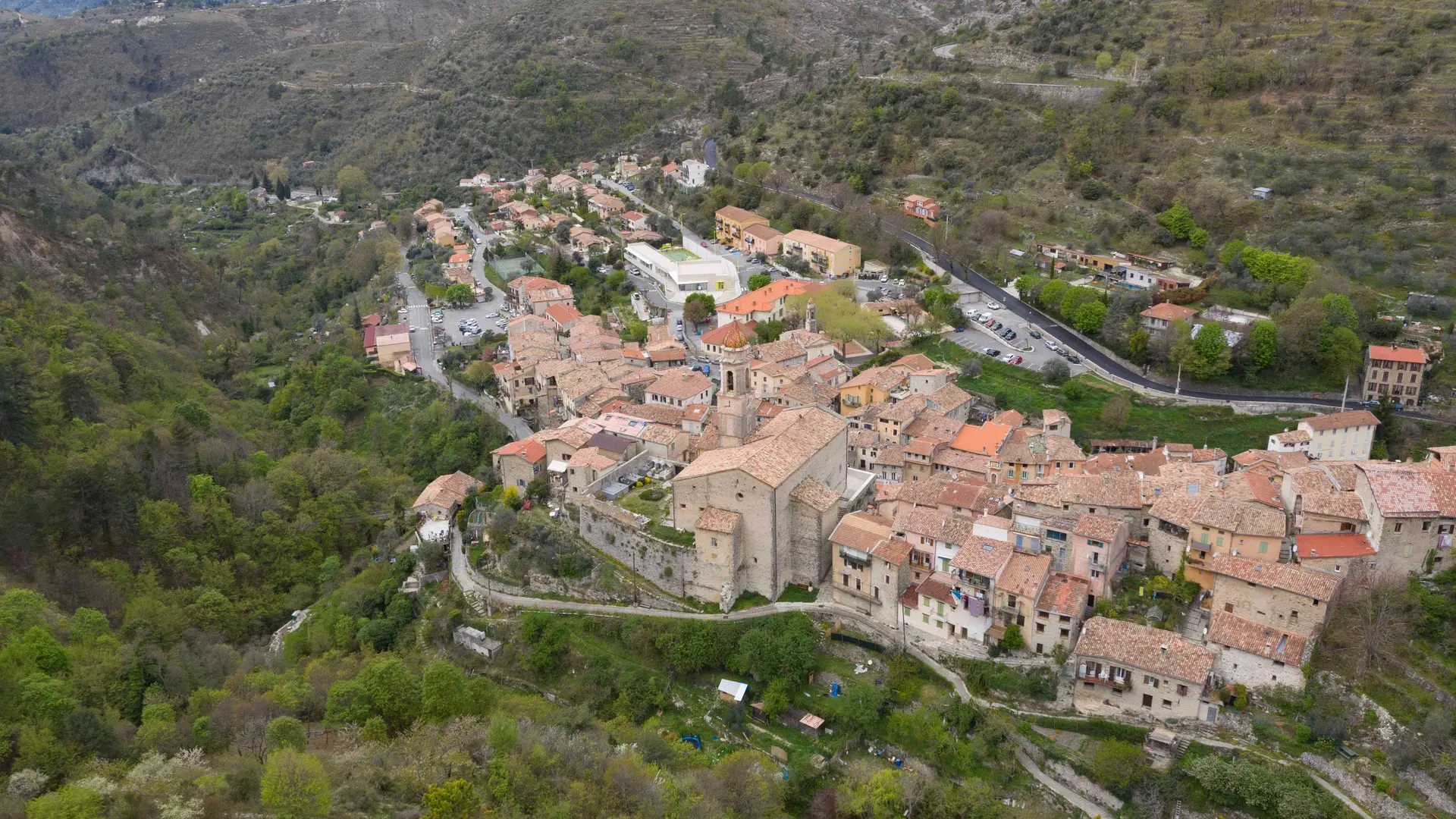 Edelweiss-Le village-Lucéram-Gîtes de France des Alpes-Maritimes