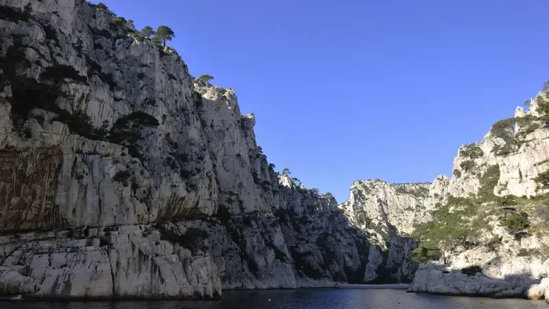 Visite des calanques avec la Croix du Sud