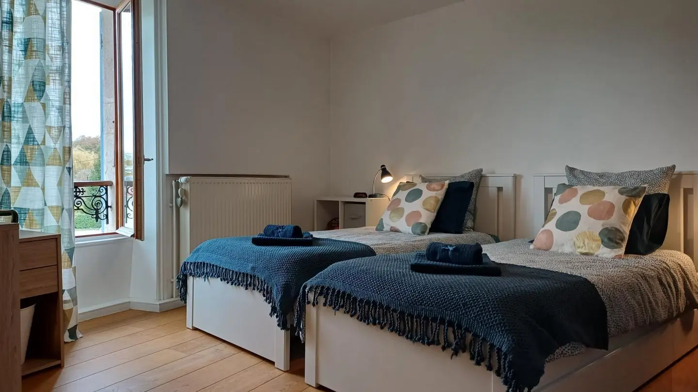 chambre 5 avec 2 lits simples