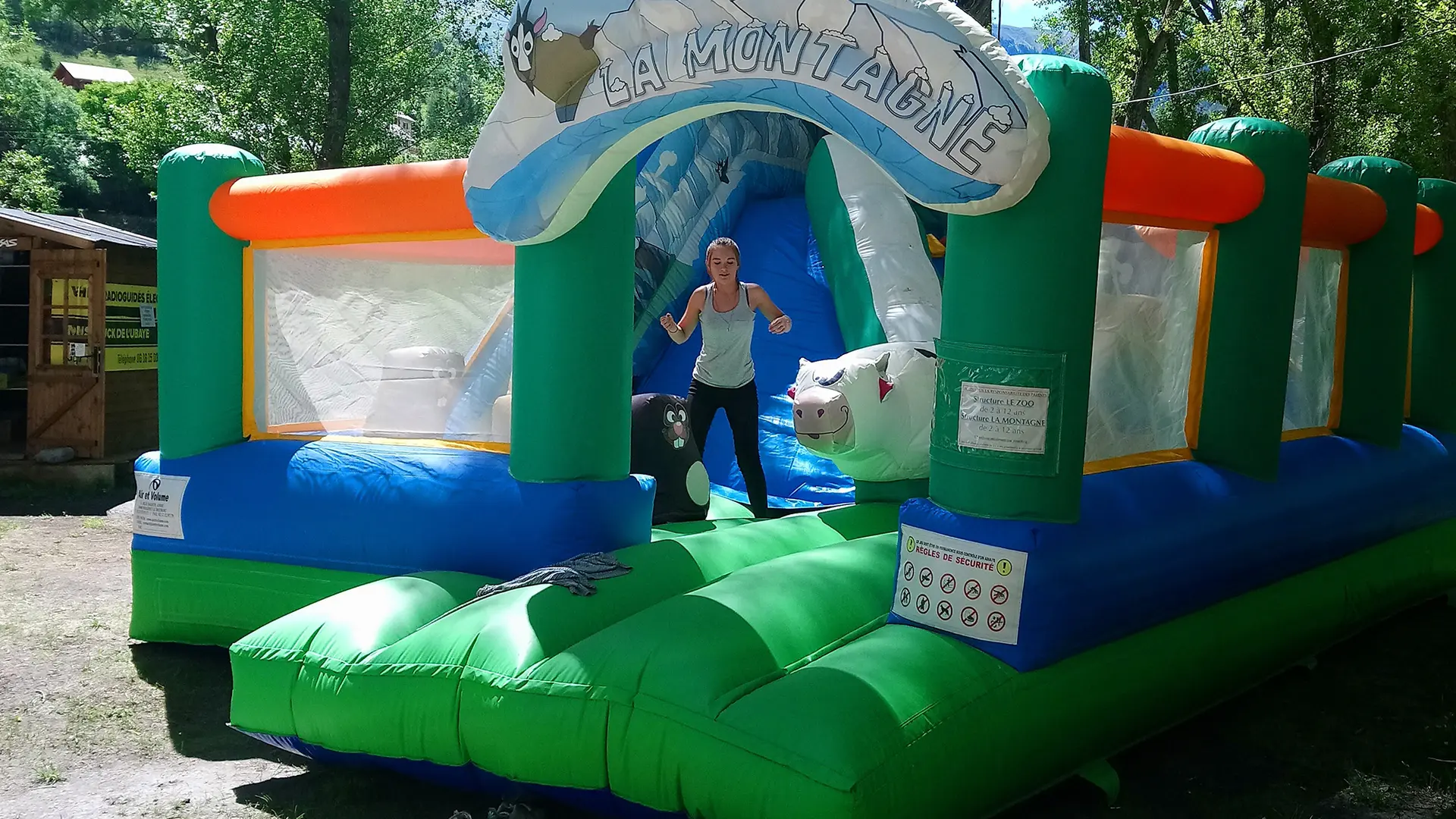 Châteaux gonflables du plan d'eau de Jausiers