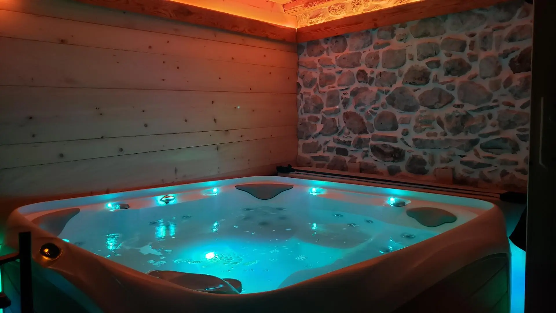 Le spa en nocturne