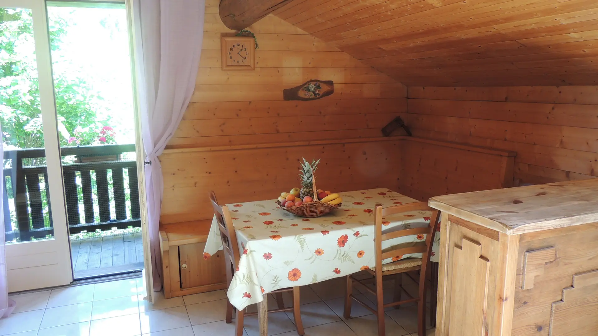 Coin repas/ Dining room - Lou R'Bat Pays  (Tournette) - Le Grand-Bornand