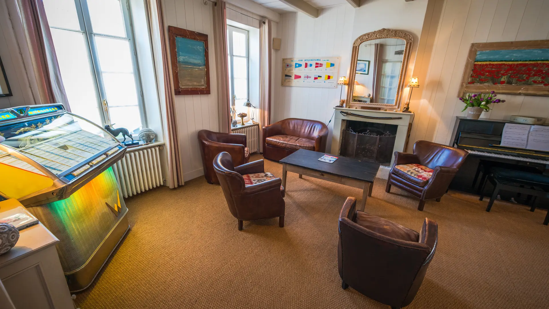 Salón con vistas a la calle