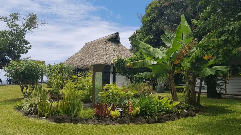 Linareva Moorea Beach Resort