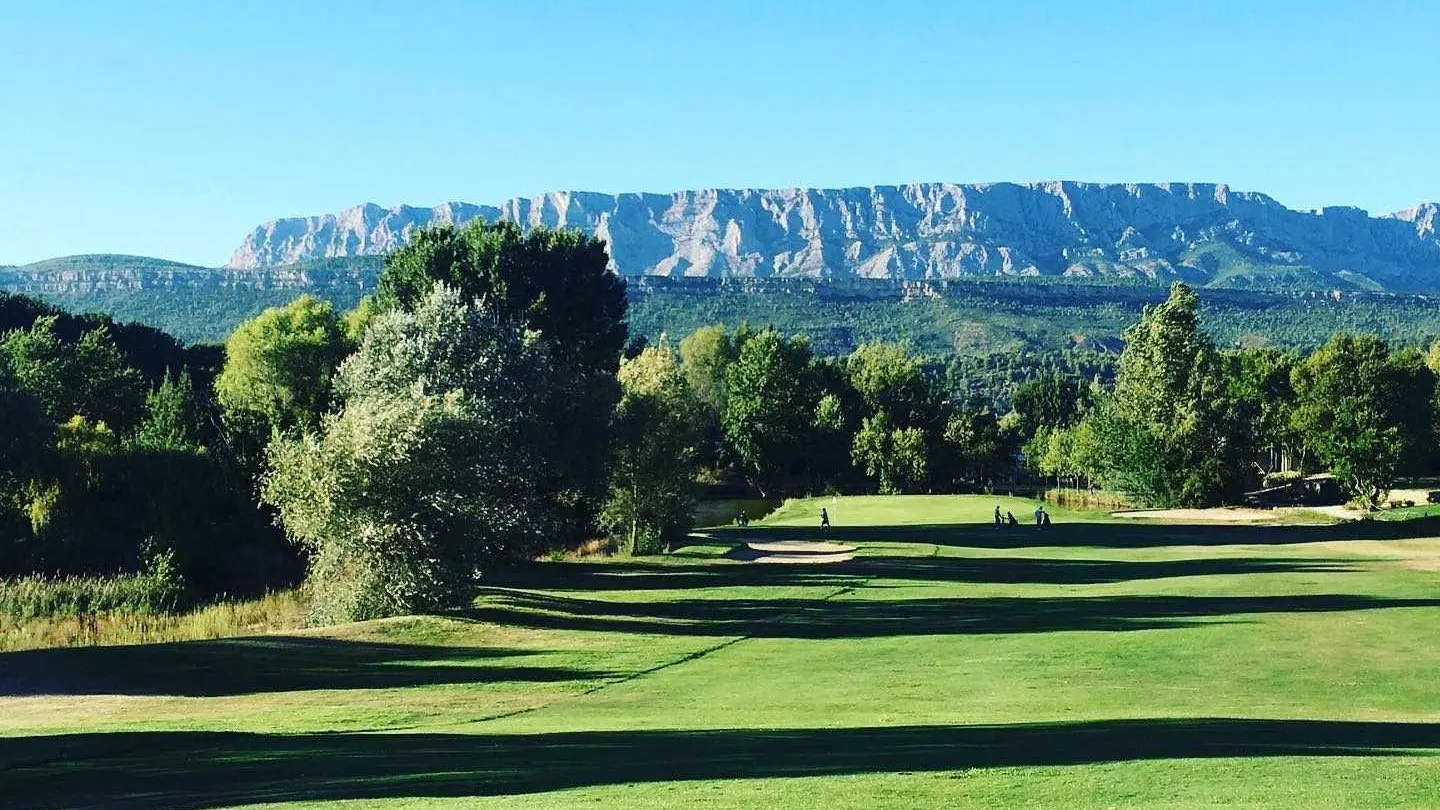 Green-golf-vus-ste-victoire