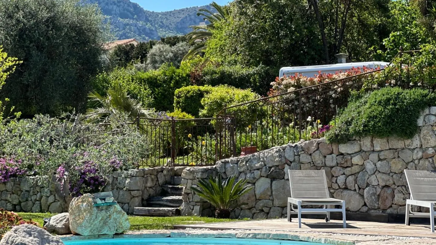 Gîte Olidom-Piscine, transats-Saint Jeannet-Gîtes de France Alpes-Maritimes