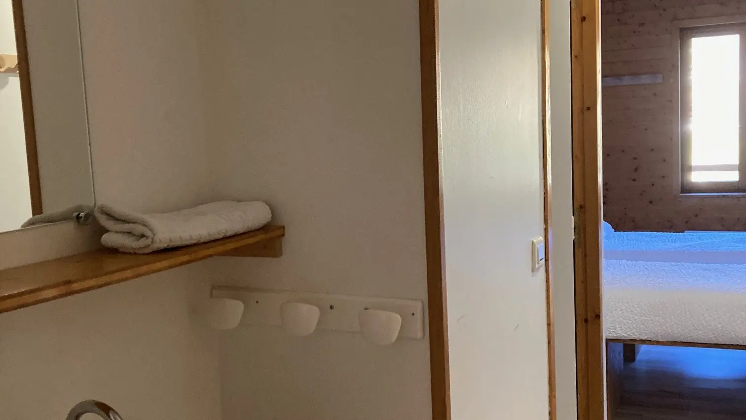 lavabo dans chambre privée pour 2 personnes