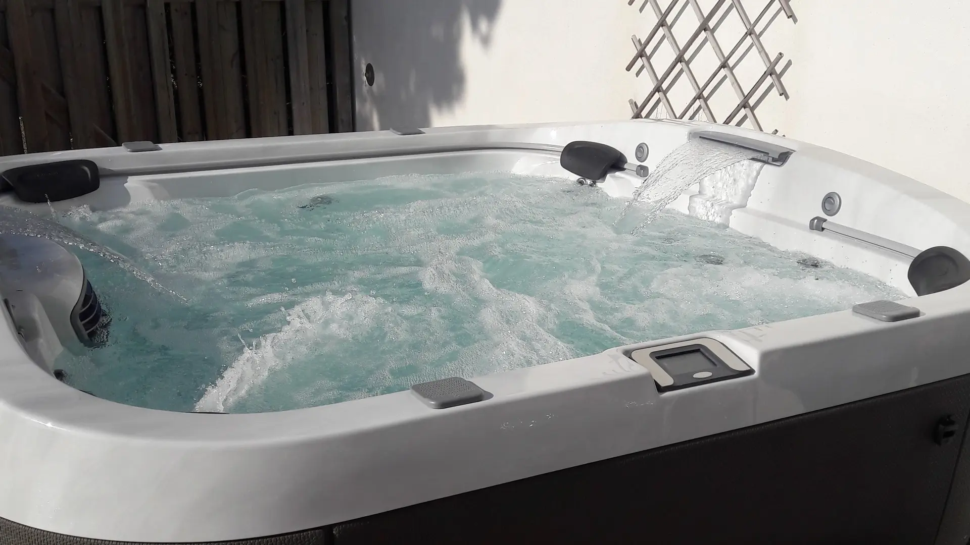 Jacuzzi available
