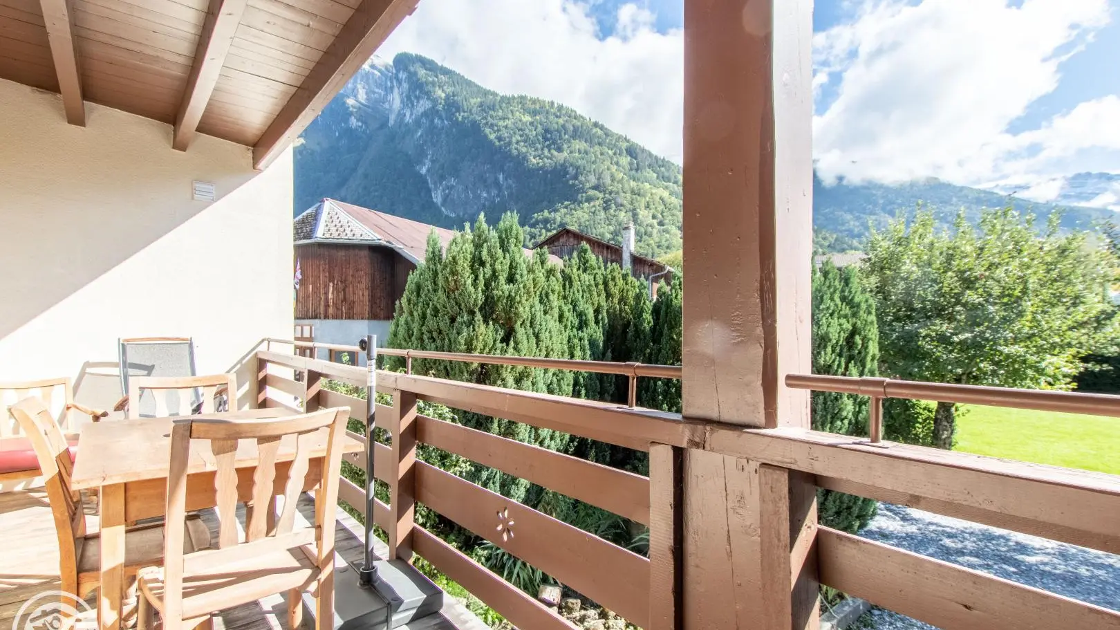 Terrasse avec mobilier