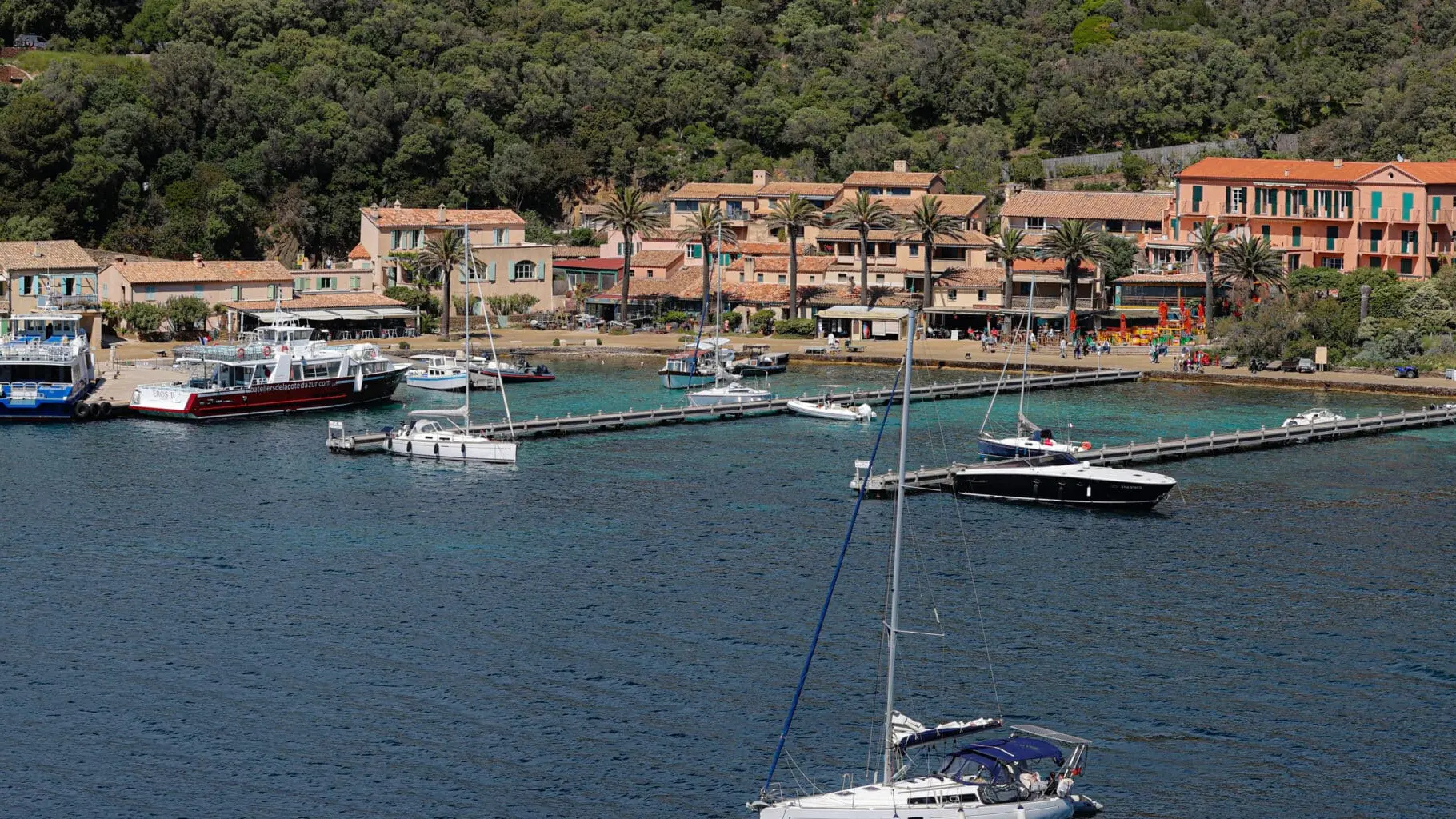 Vue sur le village de Port-Cros
