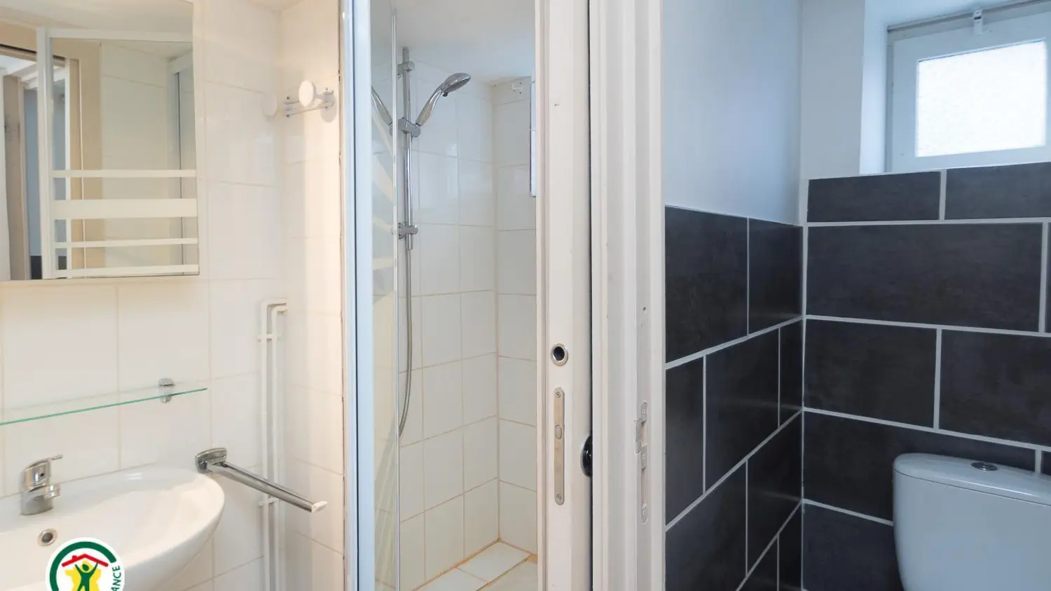 Salle d'eau au rdc, wc indépendant, buanderie