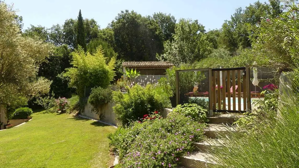 Accès à la piscine