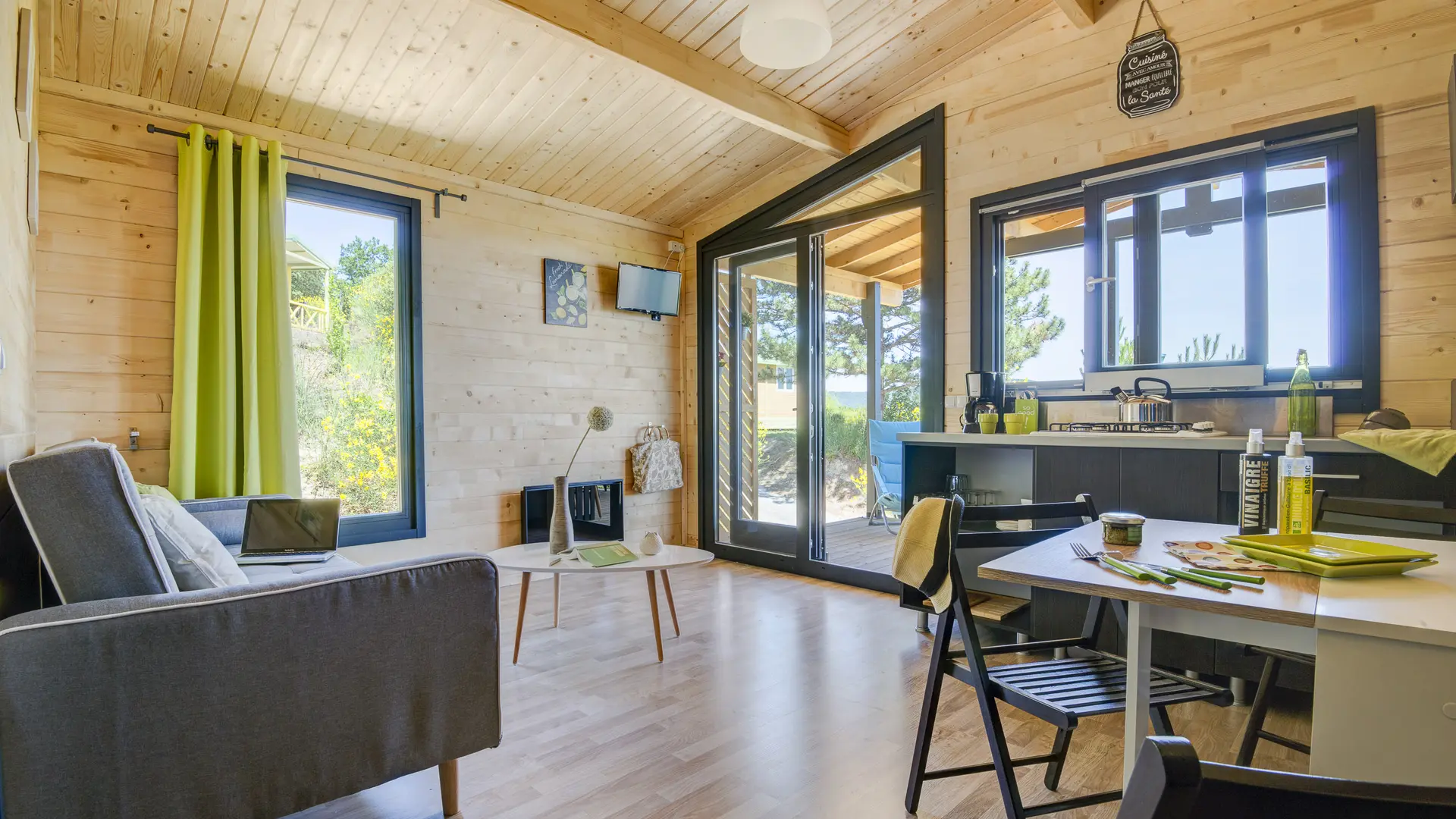 camping-les-bastets-Prestige-climatisé