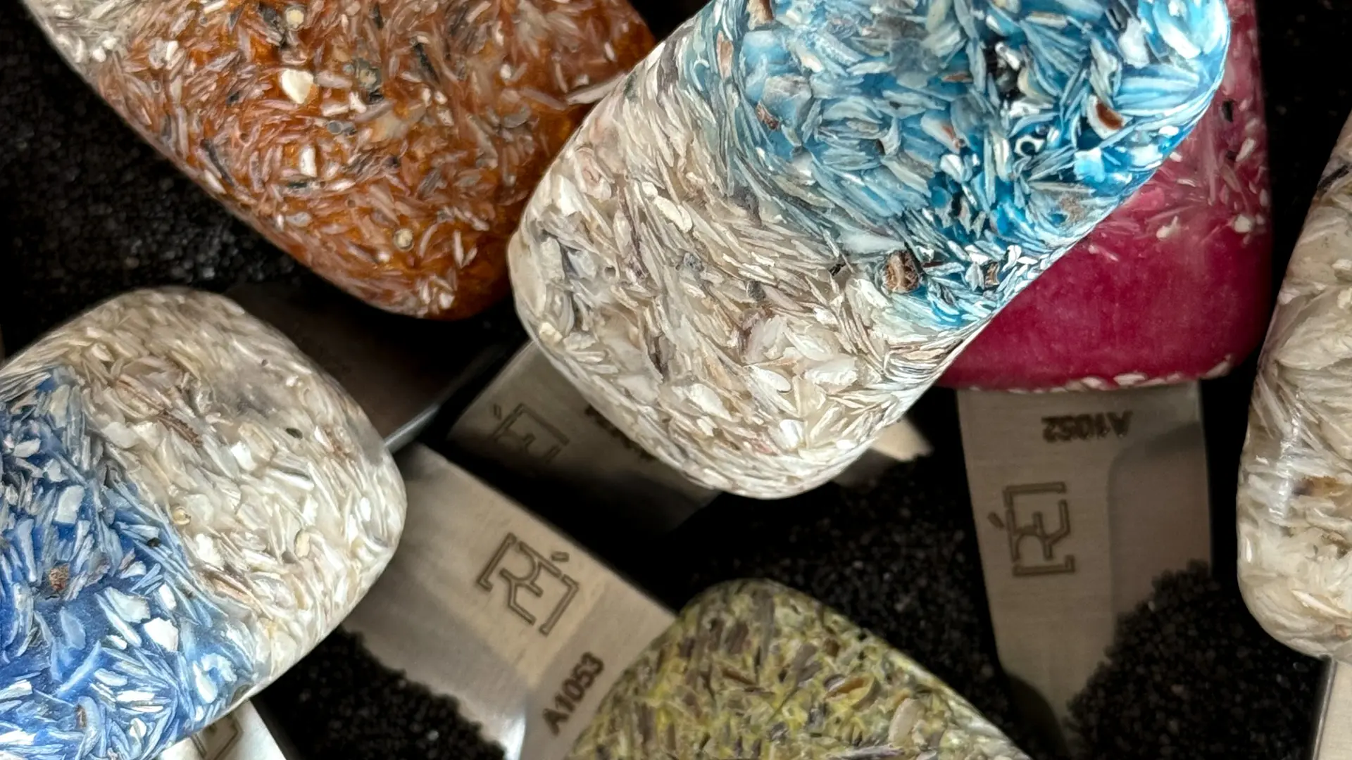 Gamme de couteaux colorés