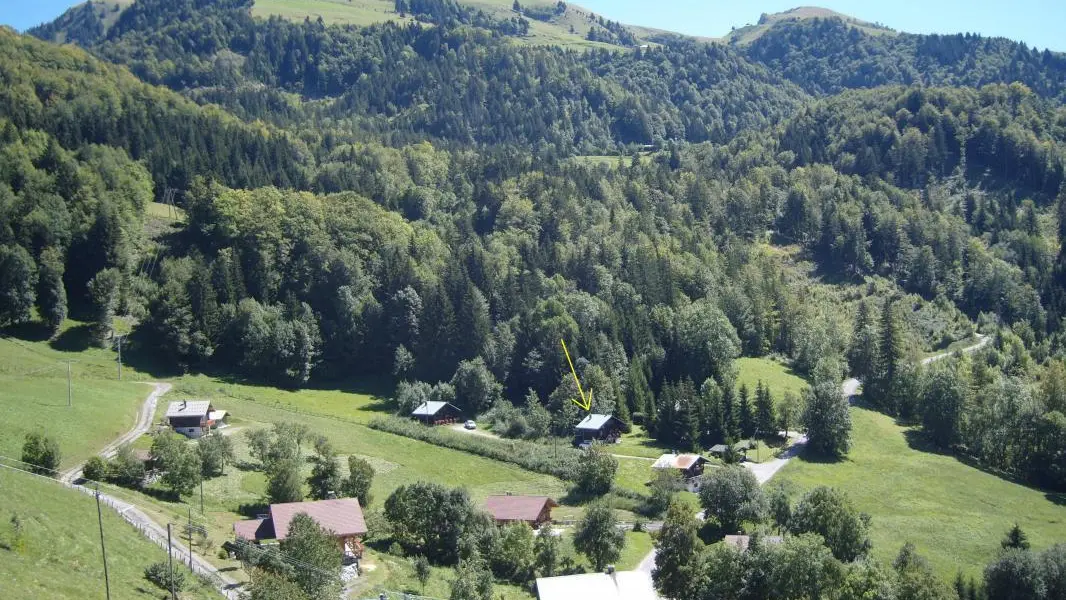 Hameau: LE VEUILLET: 1200m. Sulens: 1800m