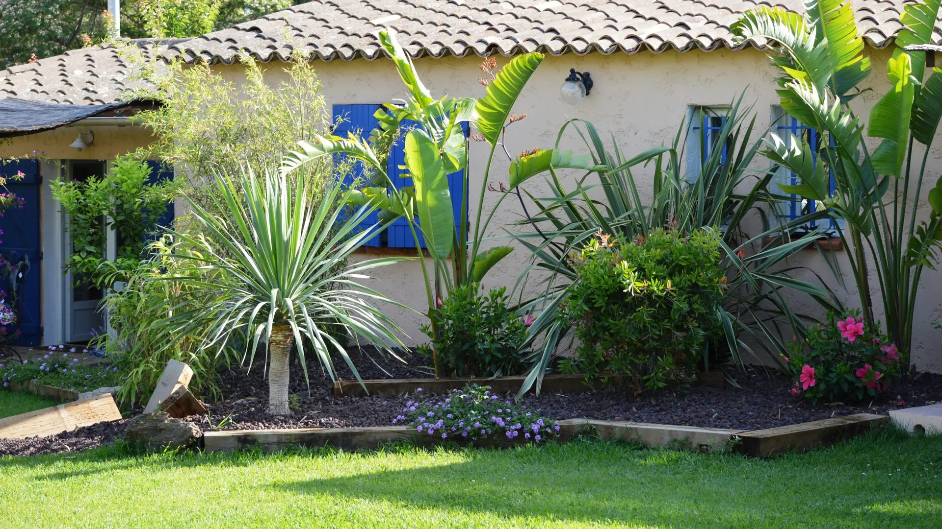 Vue de la maison bleue