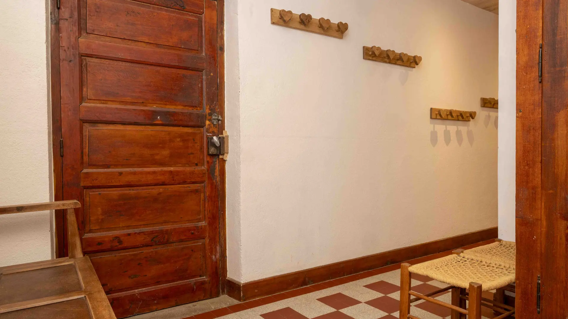 Porte et couloir