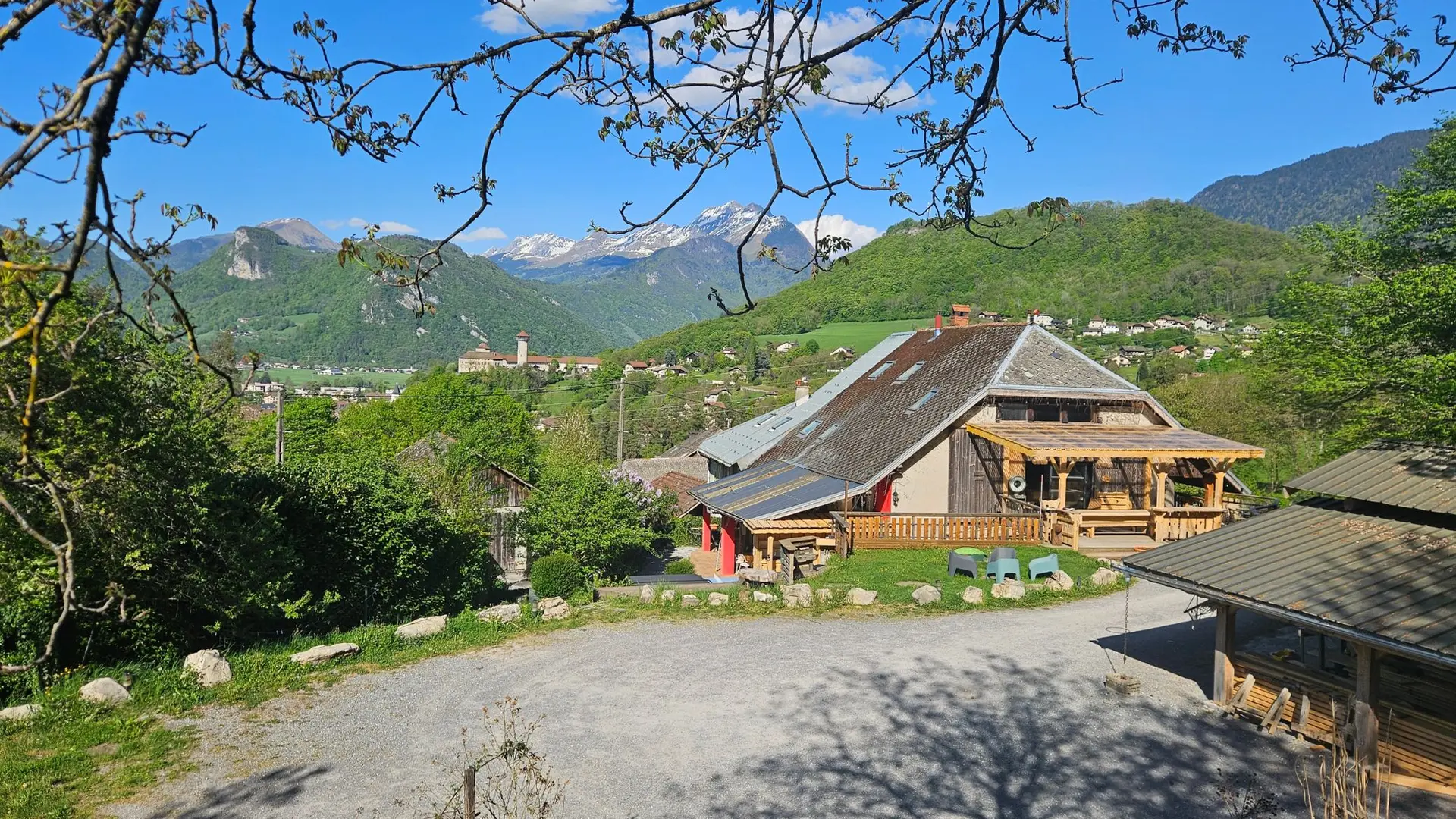 bed and breakfast exterior