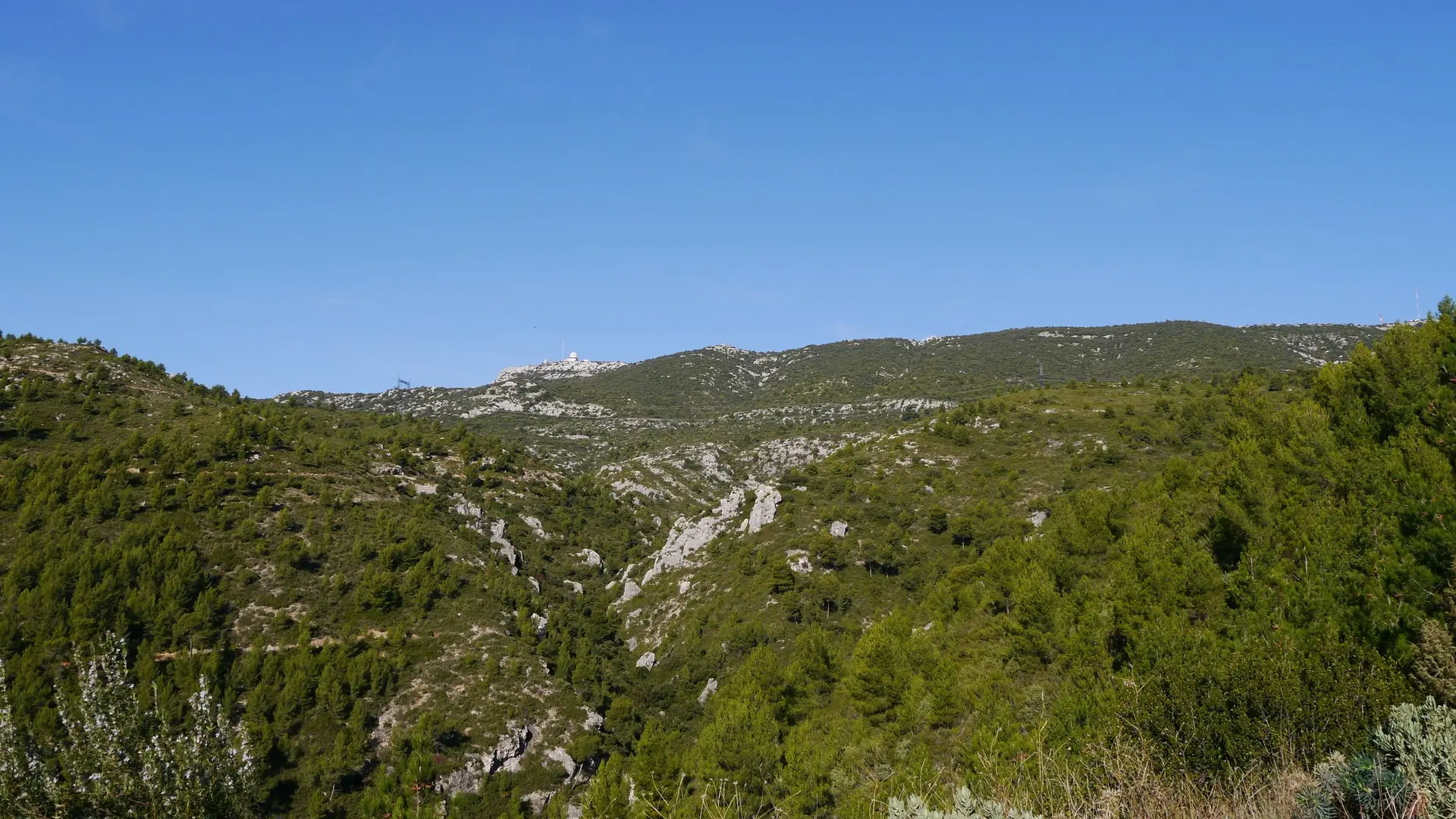 Le pic de Bertagne au loin, le long du parcours