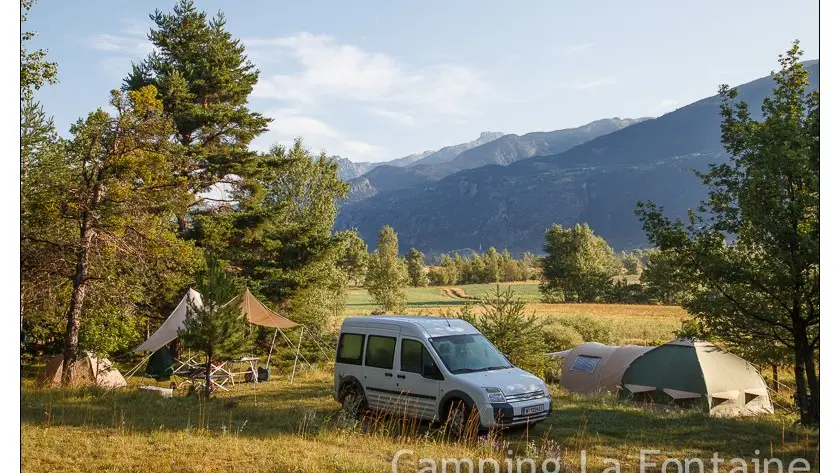 Intérieur camping en été