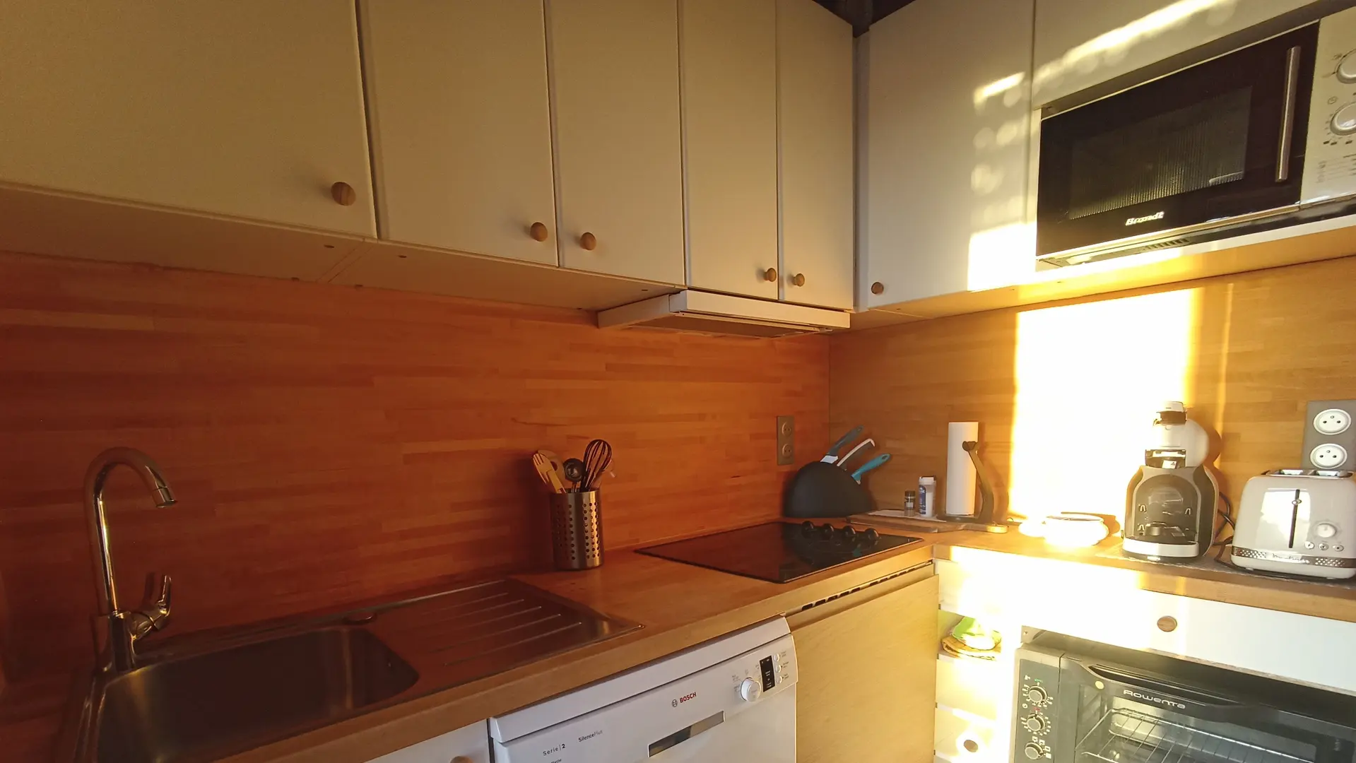 Kitchenette 2