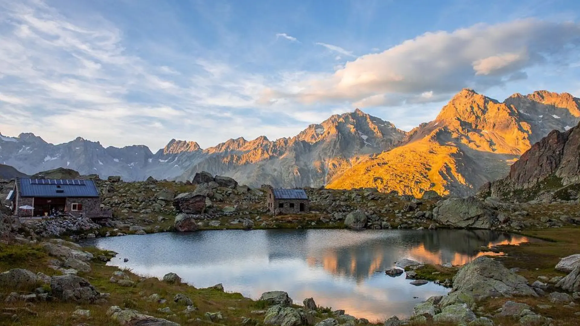 Refuge et lac de Vallonpierre