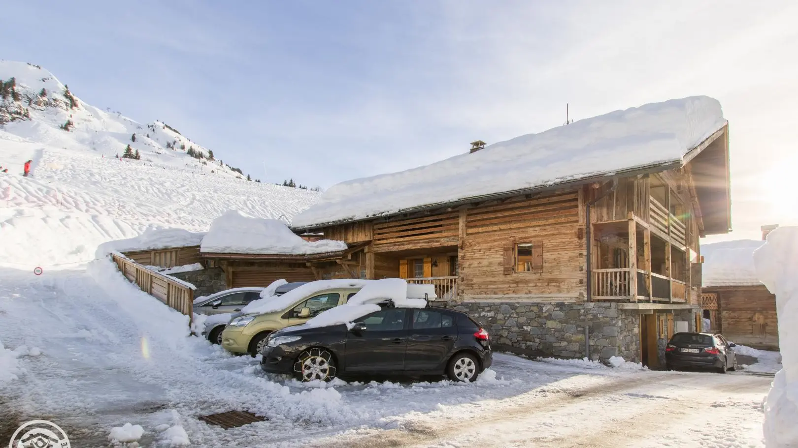 Places de stationnement autour du chalet