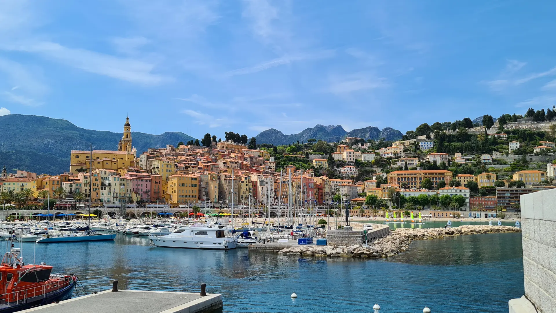 Passage par le Vieux Port