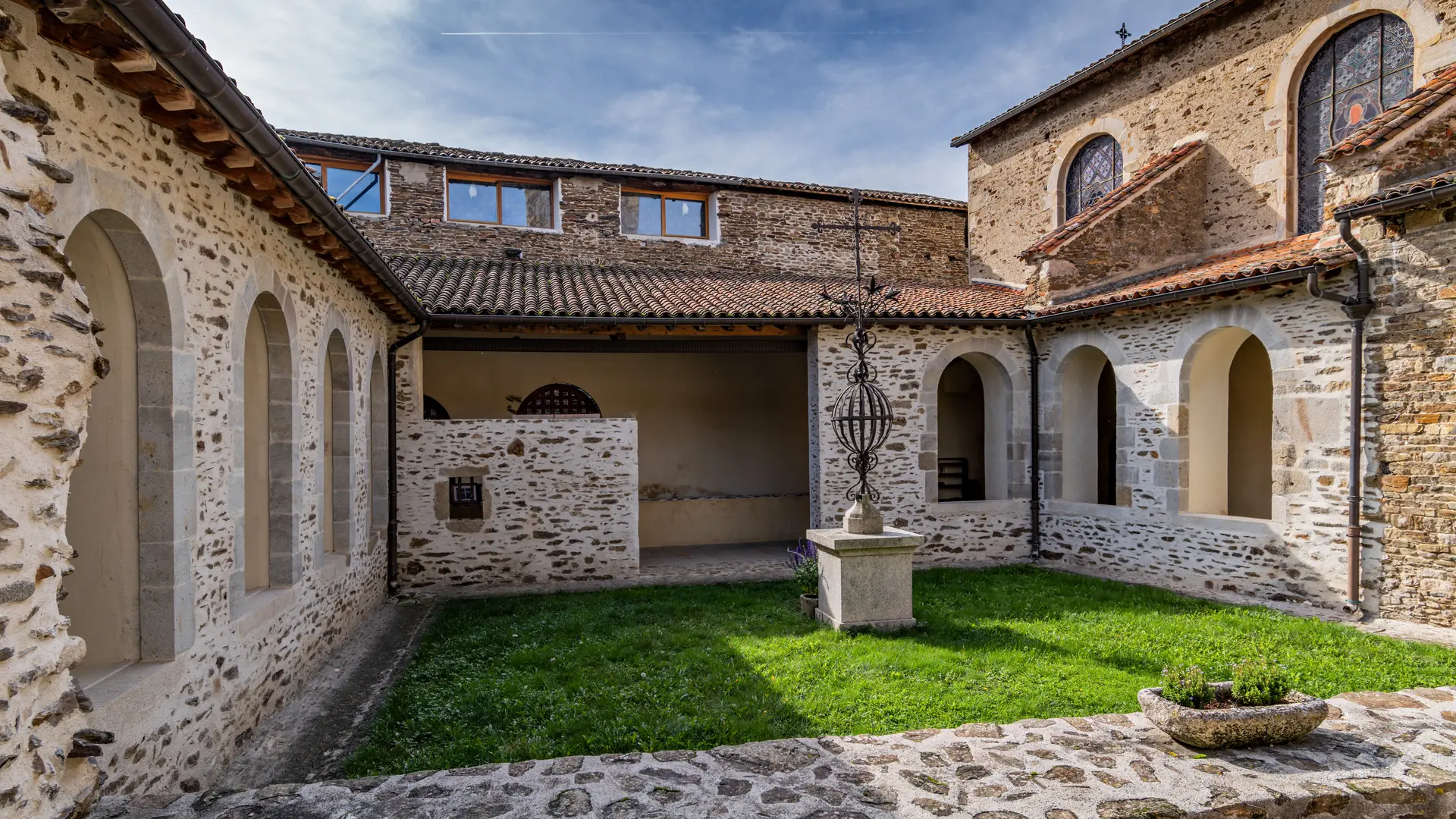 Site de la Chartreuse Sainte-Croix-en-Jarez/cloître