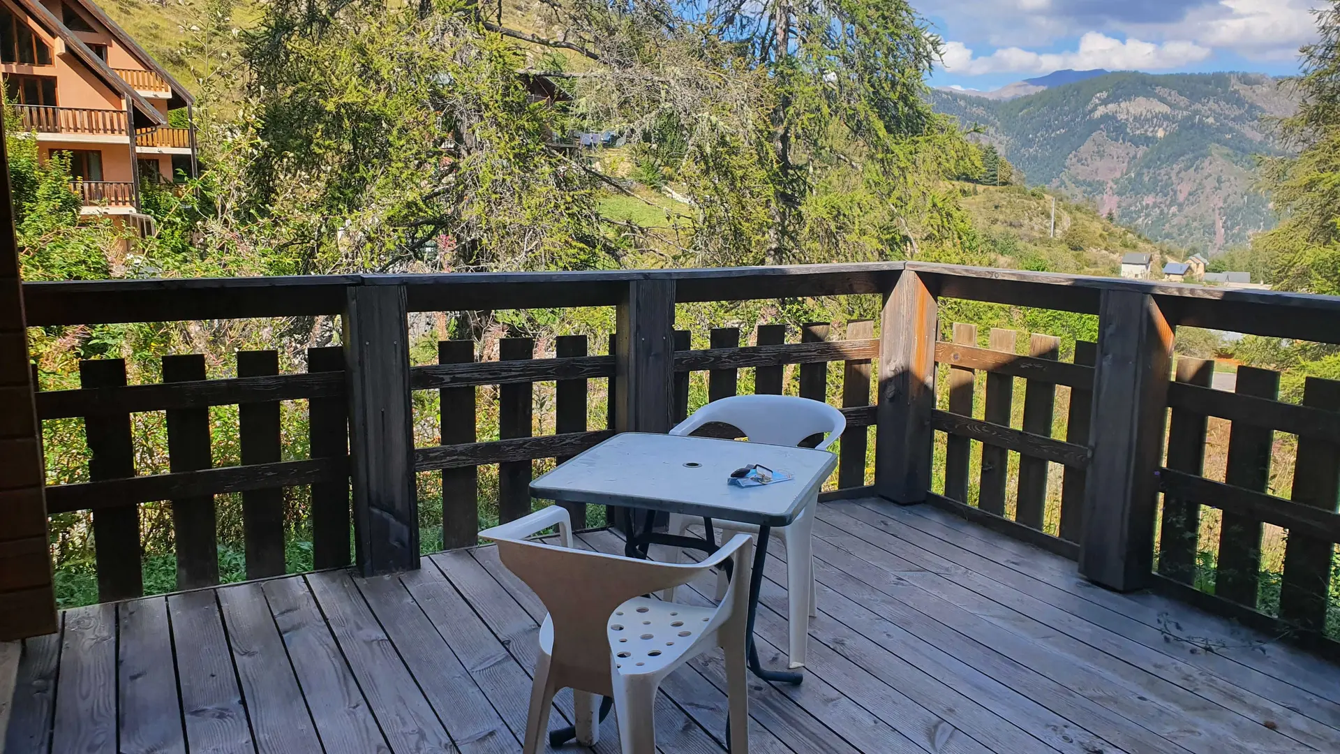 Gîte L'Escondu-Terrasse-Roubion-Gîtes de France des Alpes-Maritimes