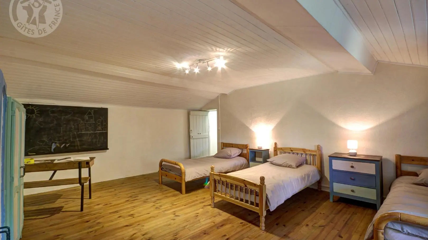 Chambre 4 (3 lit 90) + espace jeux enfants
