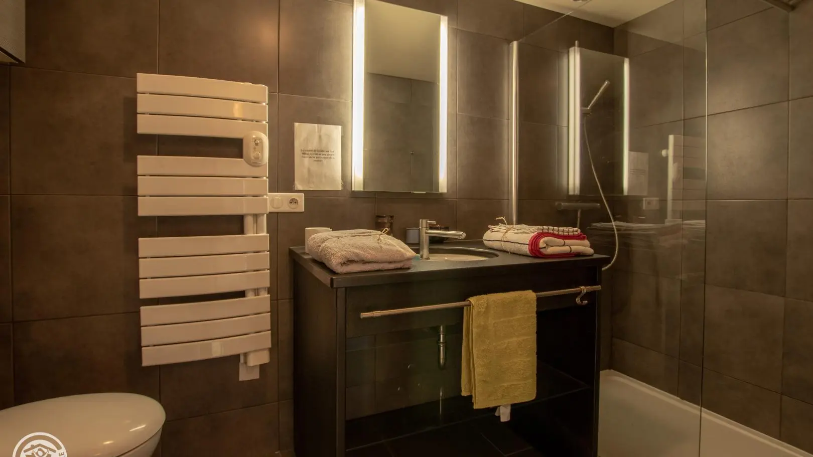 Salle d'eau / Wc de la chambre 1.
