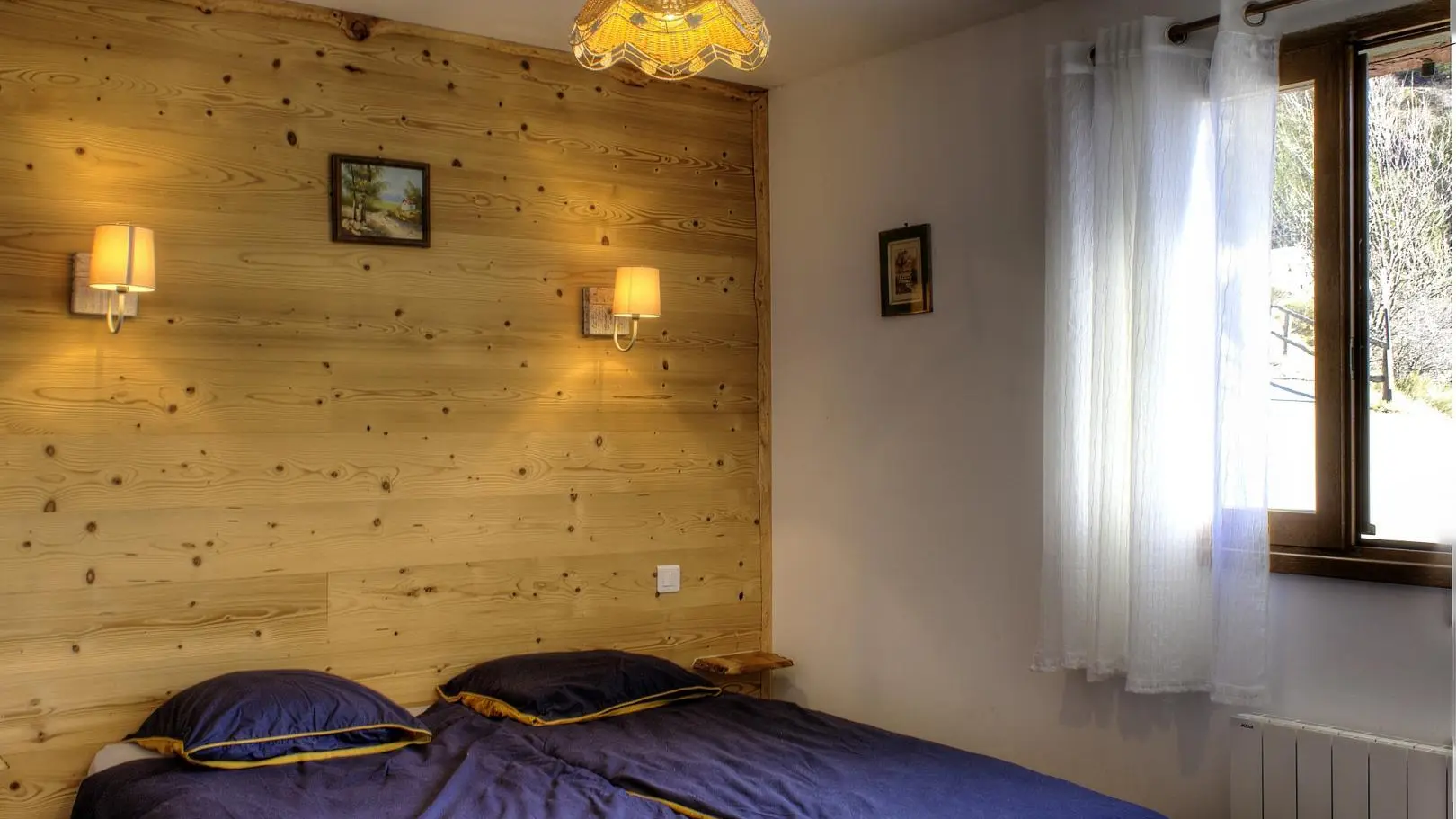 Gîte L'Oustal n°2-Chambre Lit double-Auron-Gîtes de France Alpes-Maritimes