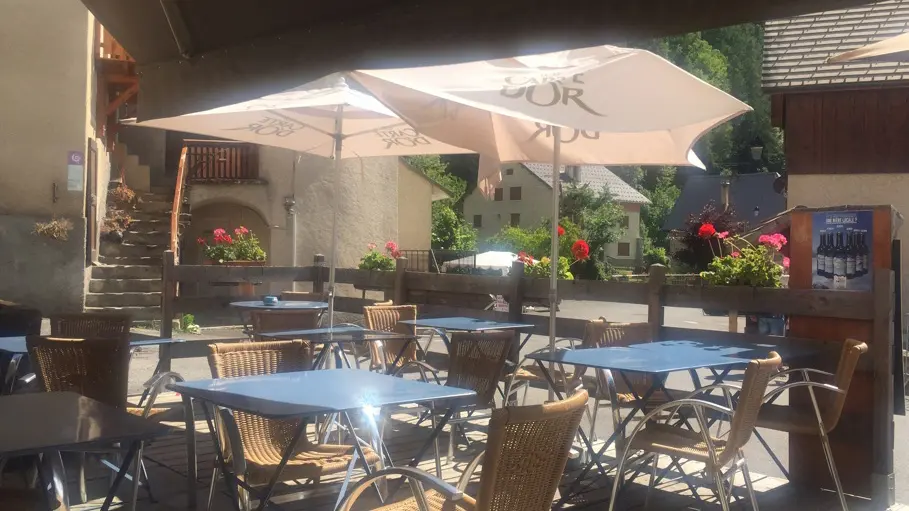 Sur le tout, bar-restaurant à La Chapelle-en-Valgaudemar