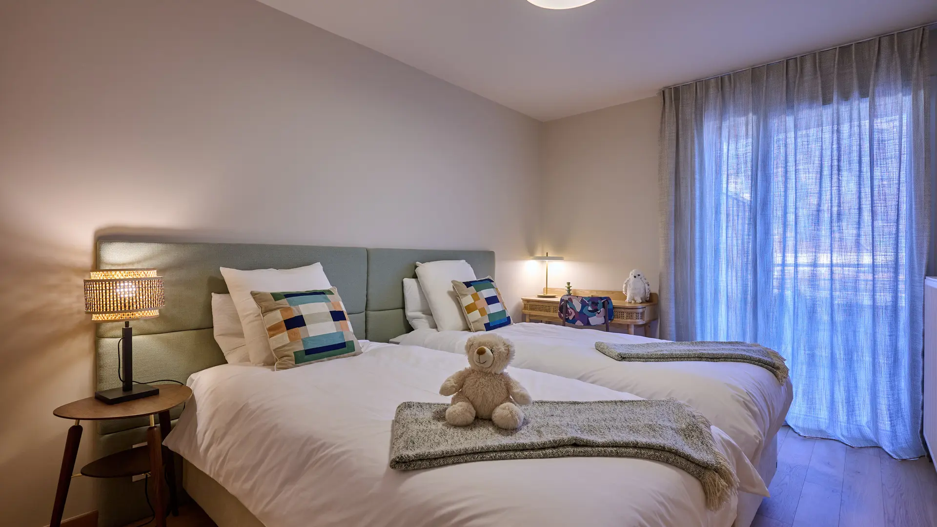 Chambre enfants + bureau