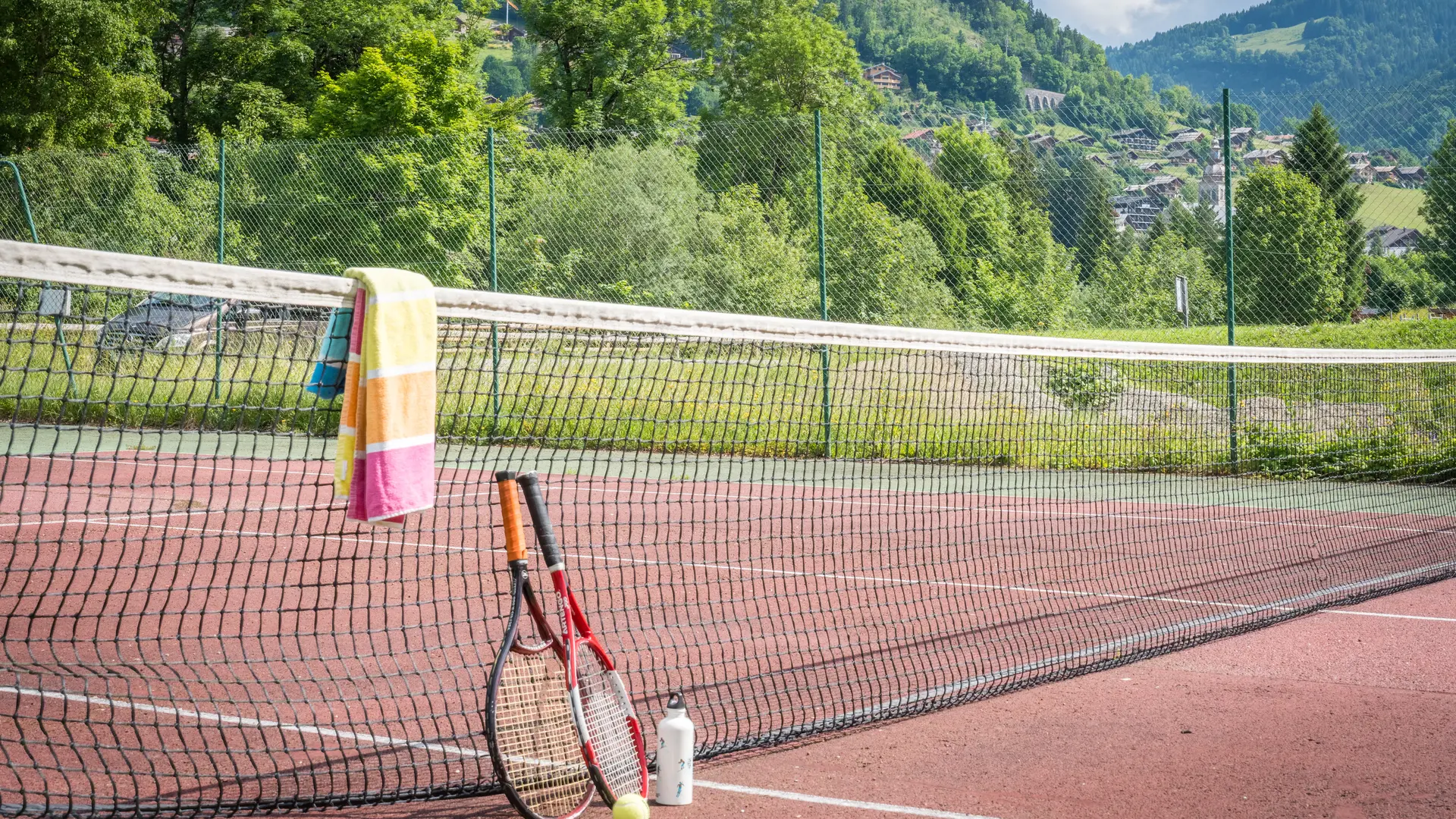 Terrain de tennis