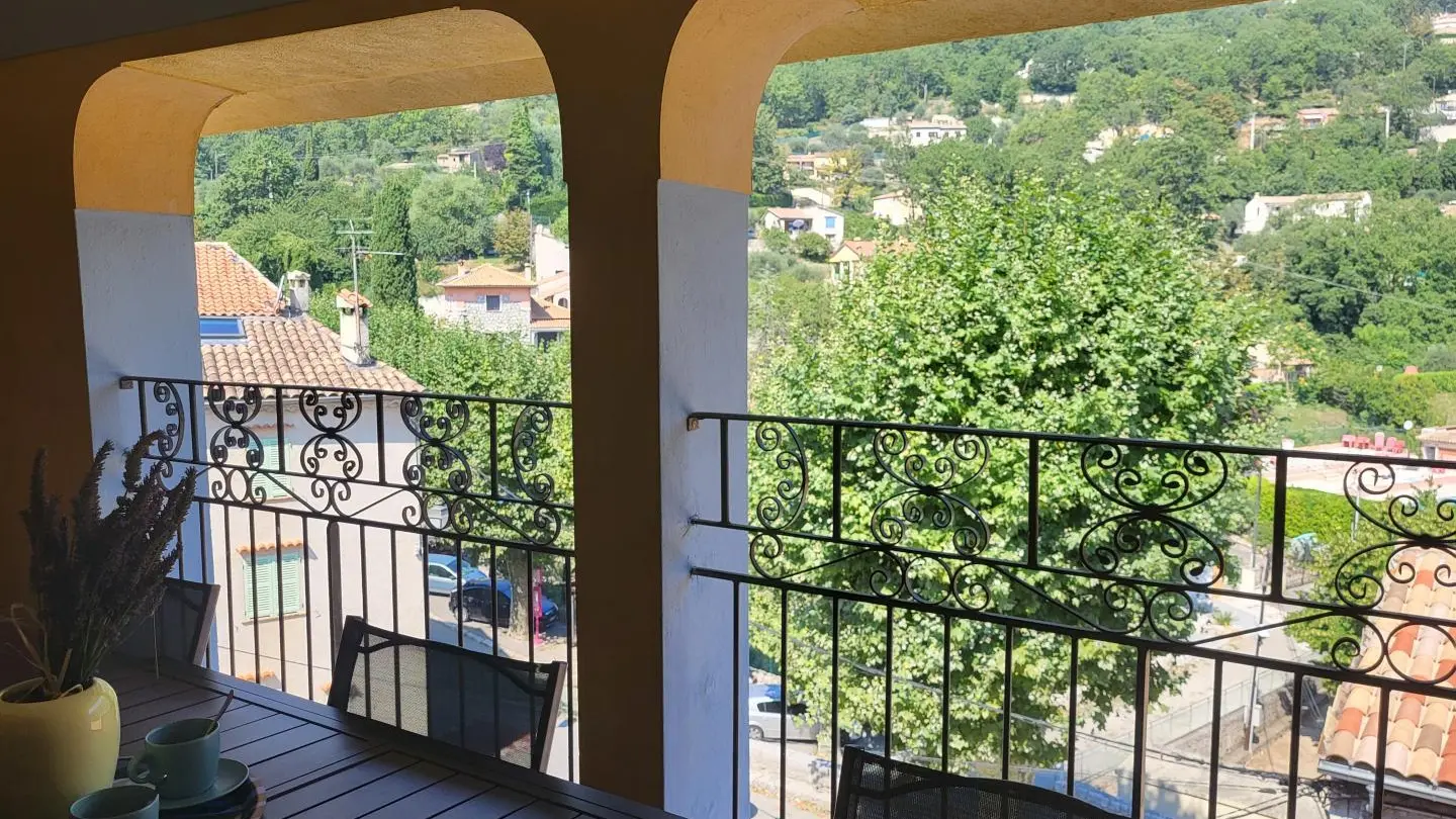 Vue de la terrasse, Gîte La Maison Bleue à Coursegoules