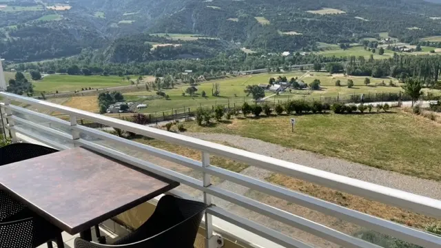 Balcon, Exposition Sud - La Tourmaline B EMBRUN